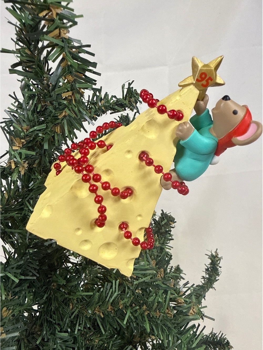 Hallmark 1995 Vintage Christmas Mouse Cheese Tree Ornament